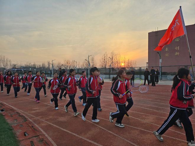 羽”乐共享——洋湖乡中学阳光大课间观摩活动必一b体育app网页版登录“绳”彩飞扬